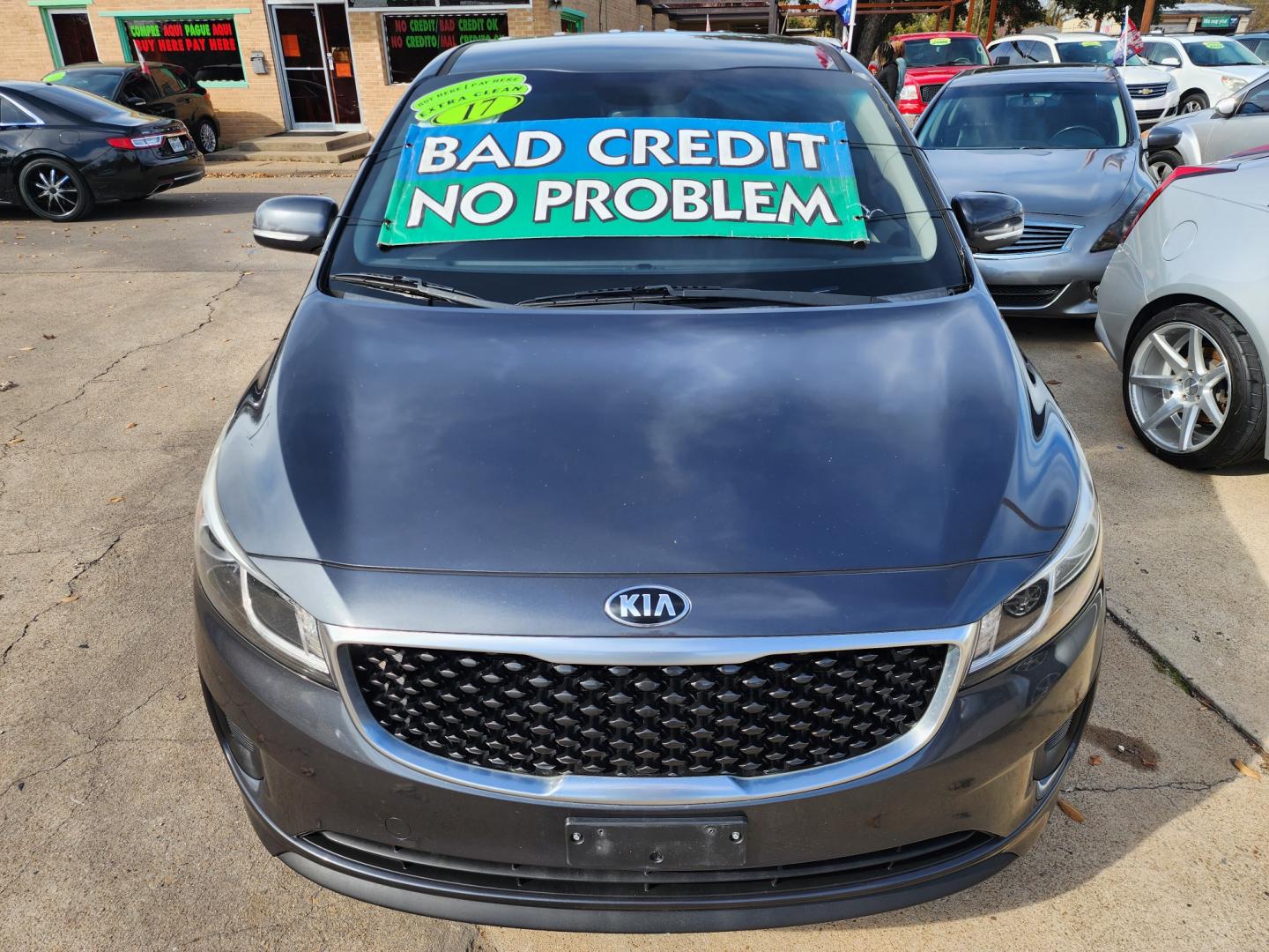 2017 GRAY Kia Sedona LX (KNDMB5C16H6) , AUTO transmission, located at 2660 S.Garland Avenue, Garland, TX, 75041, (469) 298-3118, 32.885551, -96.655602 - Welcome to DallasAutos4Less, one of the Premier BUY HERE PAY HERE Dealers in the North Dallas Area. We specialize in financing to people with NO CREDIT or BAD CREDIT. We need proof of income, proof of residence, and a ID. Come buy your new car from us today!! This is a Very clean 2017 HYUNDAI KIA - Photo#8